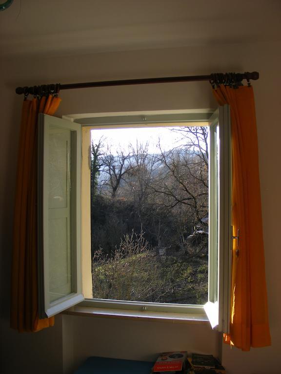 Bed & Breakfast La Gaggiaspina Nocera Umbra Room photo